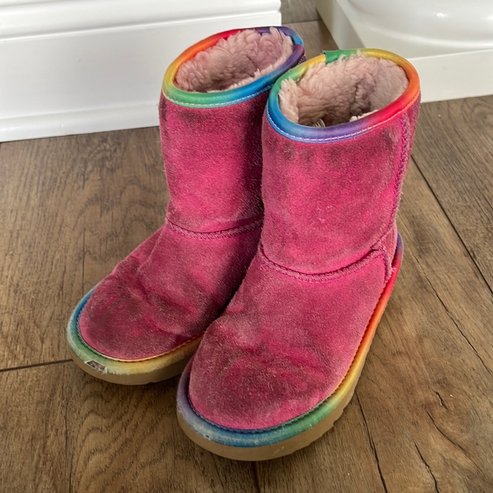 Pink Girls UGGs- play condition. Size 13